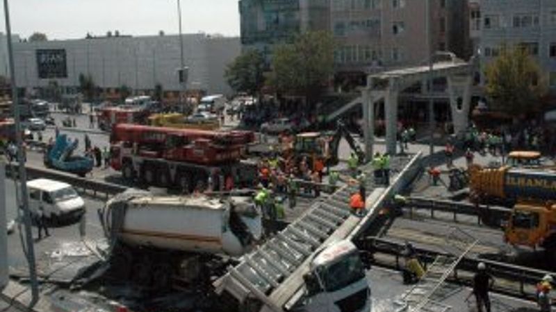 Avcılar'da üst geçidi yıkan şoför tutuklandı İZLE