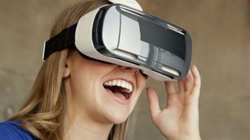 Samsung kendi sanal gerçeklik başlığını yaptı