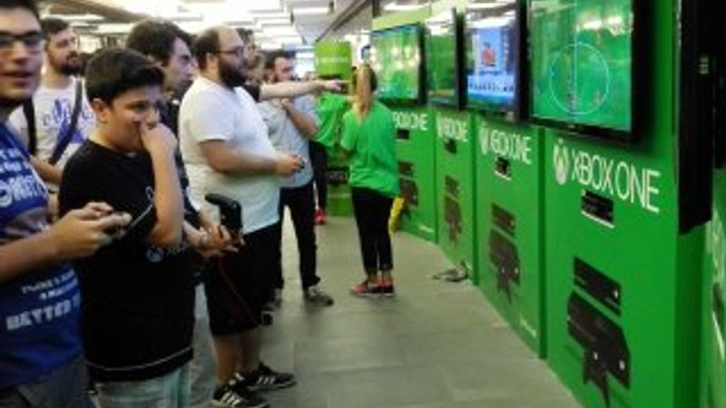 Xbox One Türkiye'de satışa sunuldu