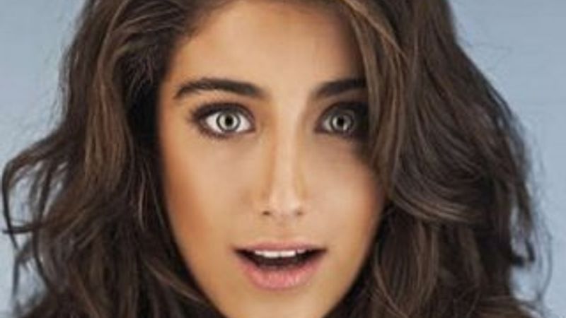 Hazal Kaya jönlerin arasında kaldı