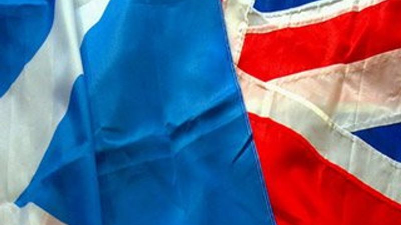 İngiltere'den İskoçlar'a referandum sözü