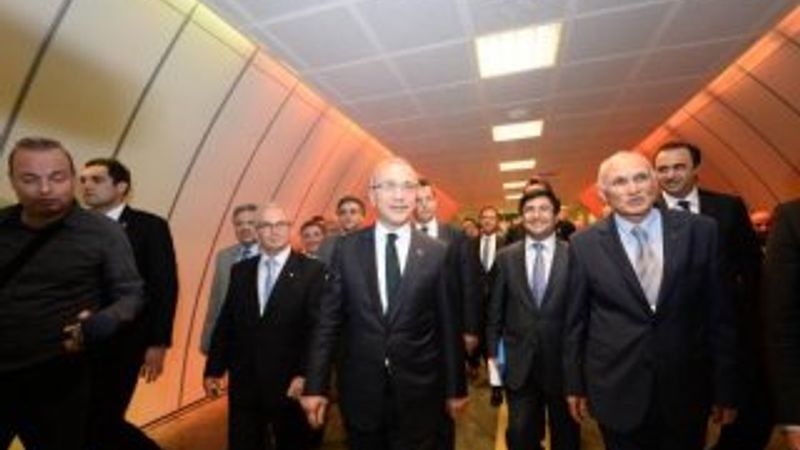 Boğaziçi öğrencilerine özel gökkuşaklı metro