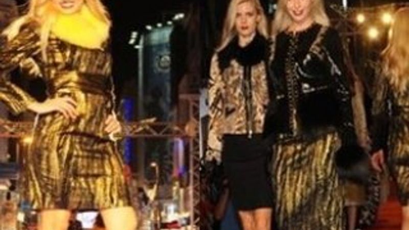 Wilma Elles ve Chloe aynı podyumda