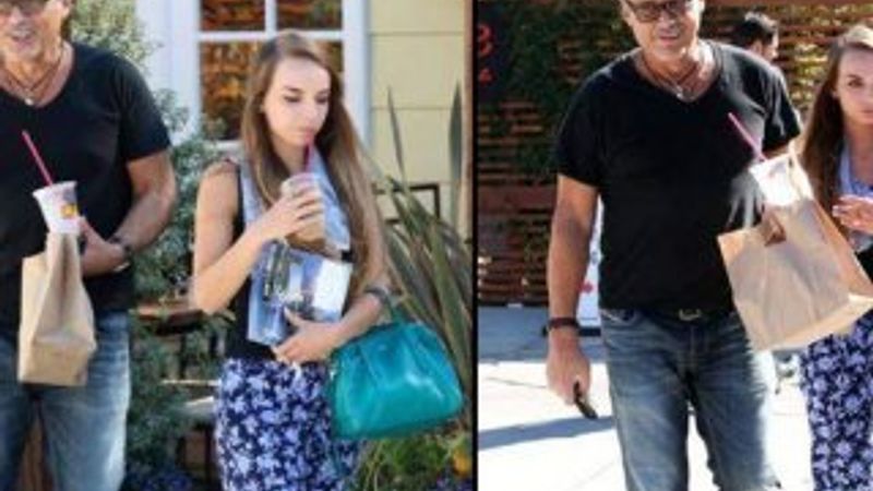 Steven Bauer genç sevgilisiyle görüntülendi