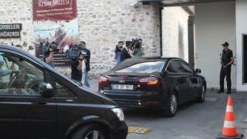 Davutoğlu medya yöneticileriyle görüştü