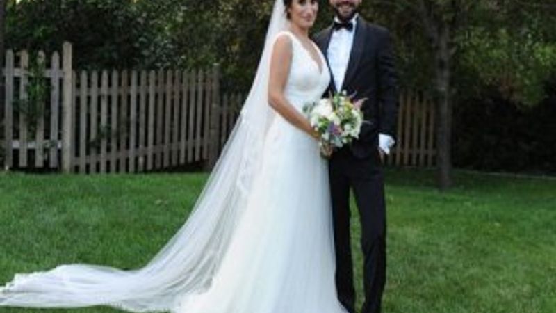 İrem Derici Rıza Esendemir'le evlendi İZLE