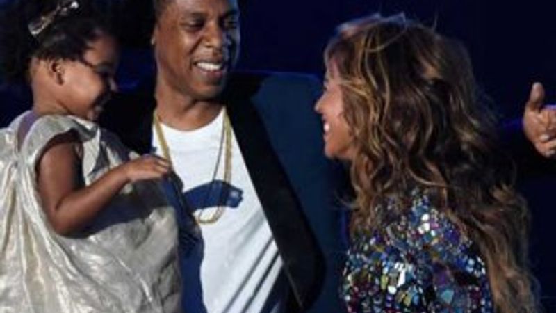 Jay Z sahneden duyurdu