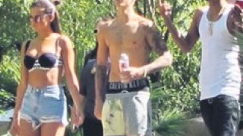 Justin Bieber ile Selena Gomez tatilde