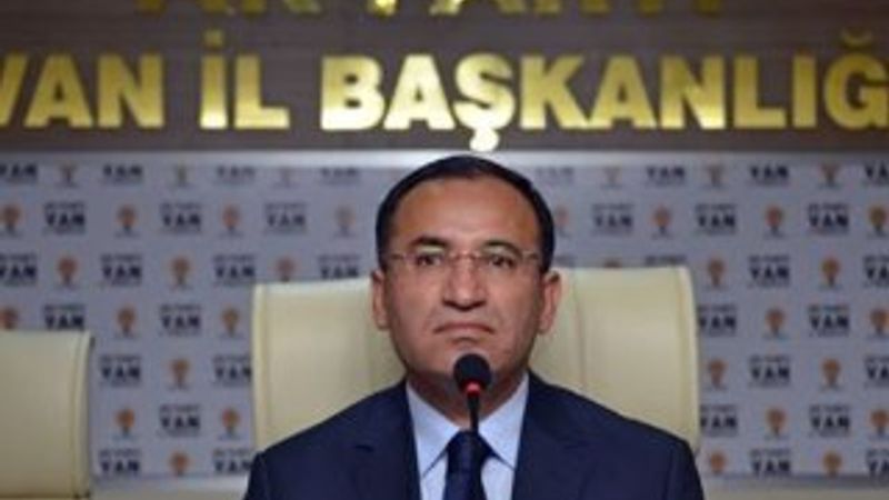 Bozdağ: Araç yakmak samimiyetsizliktir