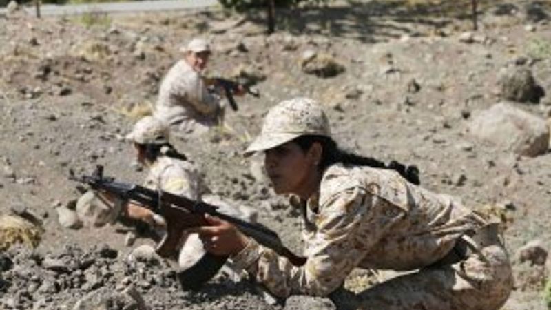 Kadın peşmergeler IŞİD'e karşı tetikte