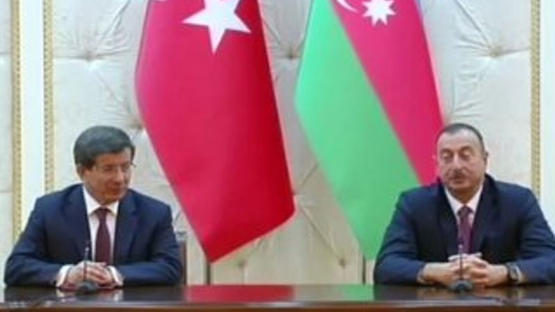 Başbakan Davutoğlu İlham Aliyev ile görüştü