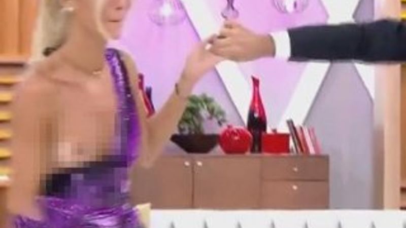 Çağla Şikel'in canlı yayında göğsü açıldı İZLE