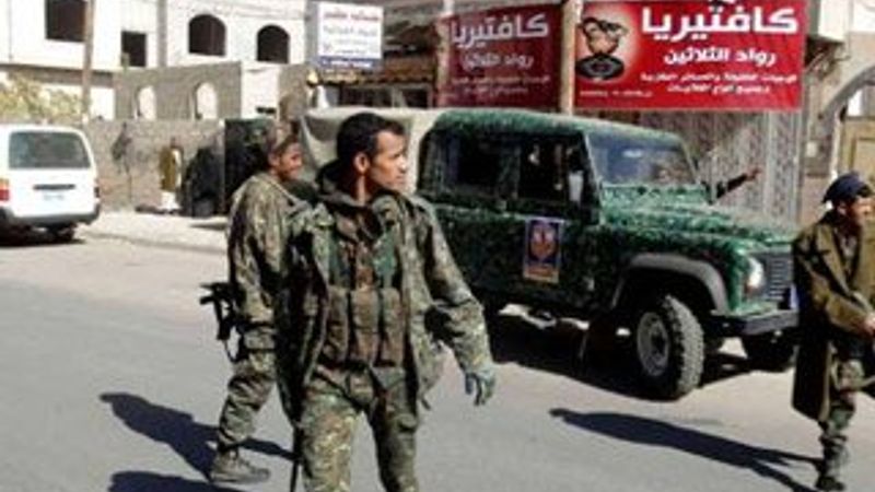 Yemen'de Husiler devlet televizyonunu bastı