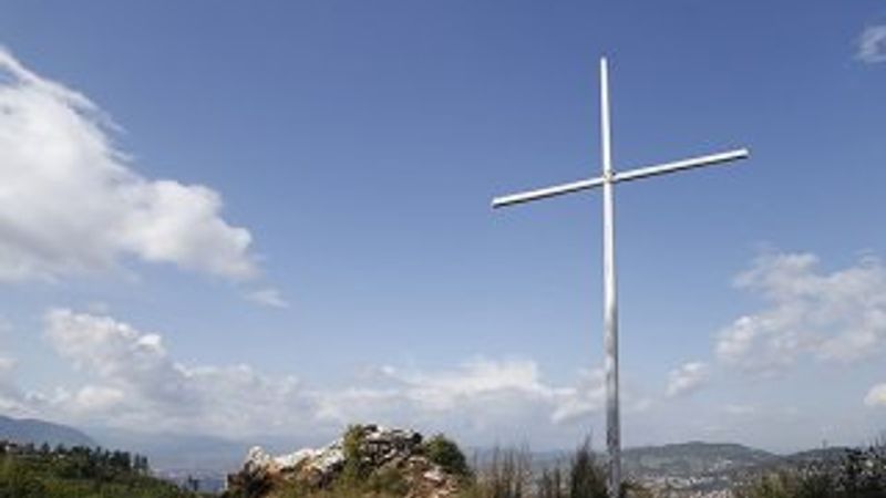 Saraybosna'da Sırplar'dan haç provokasyonu