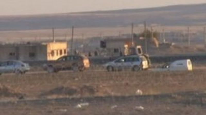 IŞİD sınıra bayrak astı