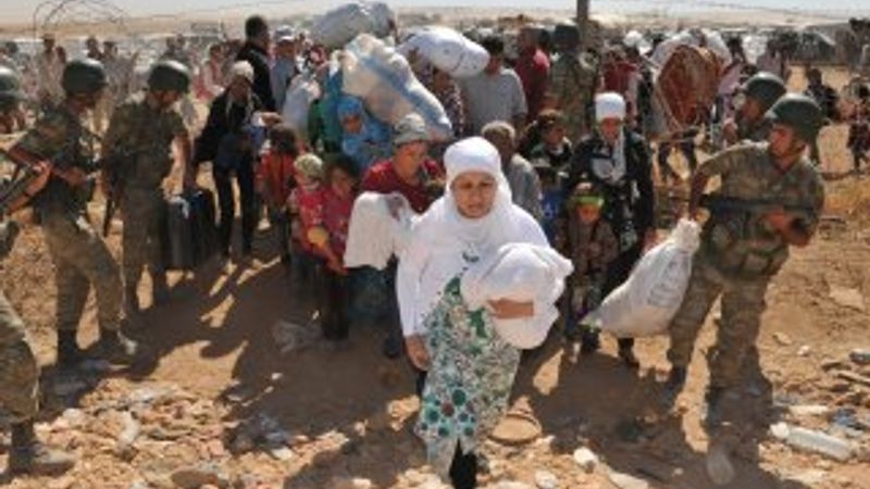 TSK Suriyeli Kürtler'e yardım fotoğraflarını paylaştı İZLE