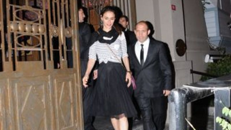 Ayşe Hatun Önal gazetecilere küfür etti