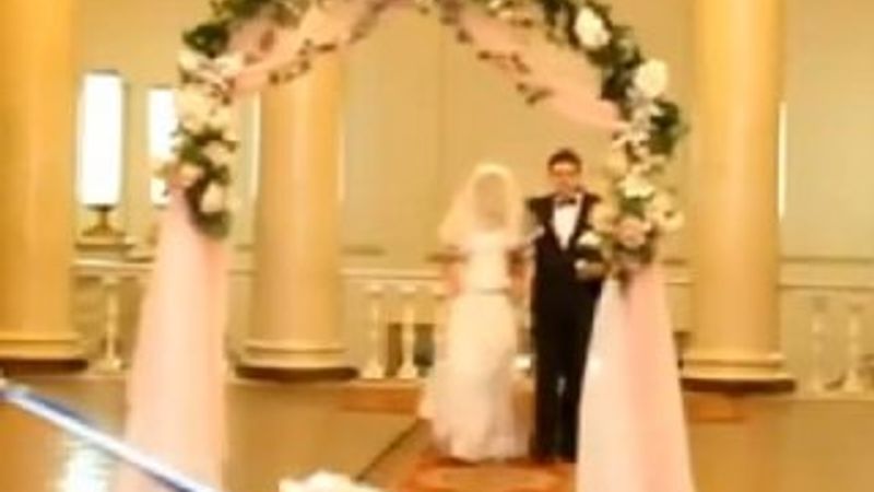 Düğünde çıplak kalan Rus gelin -İZLE