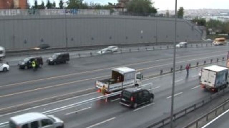 Metrobüs şeridi yönlendirme çalışmaları başladı