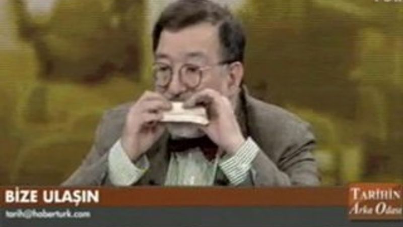 Murat Bardakçı seyirciye inat canlı yayında sandviç yedi