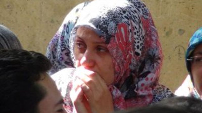 Kazara ölümüne sebep olduğu eşinin cenazesine katıldı