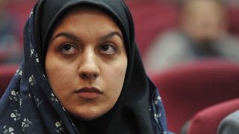 Tecavüzcüsünü öldüren Reyhaneh Jabbari'nin idamı ertelendi