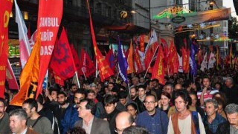 Taksim'de tezkereye hayır eylemi