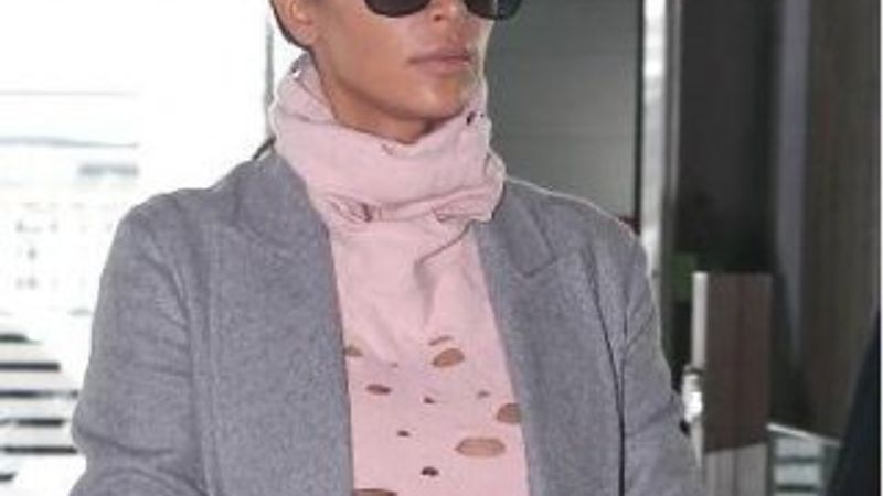 Kim Kardashian yırtık sever