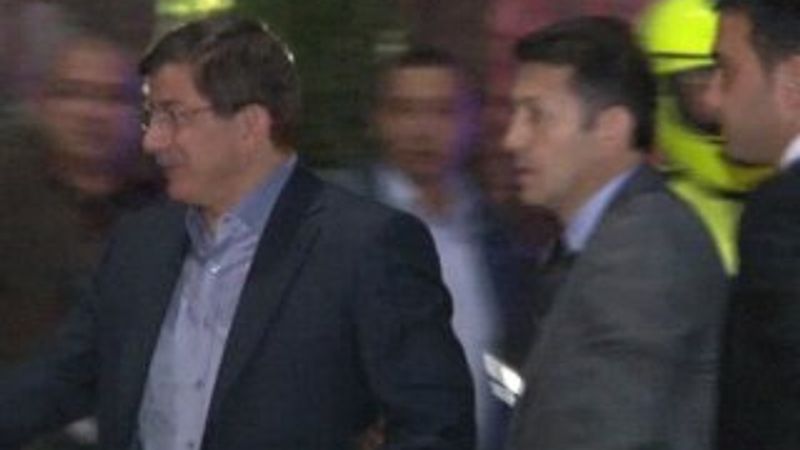 Davutoğlu Bayram namazını Fatih Camii'nde kıldı İZLE