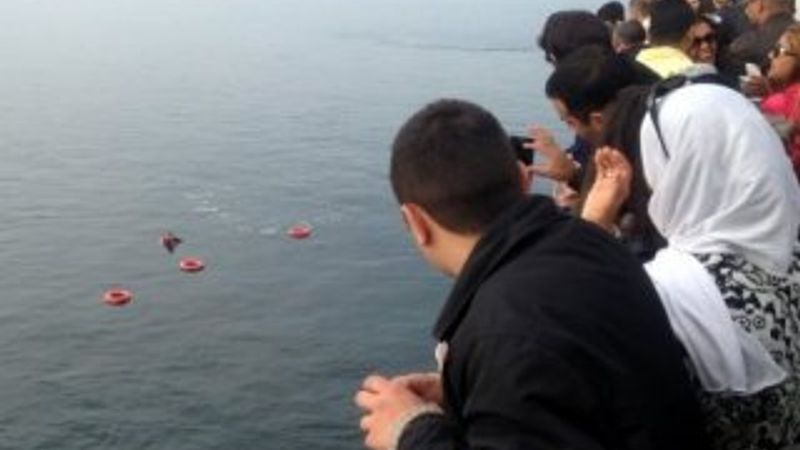 Yalova'ya giden feribottan denize atladı