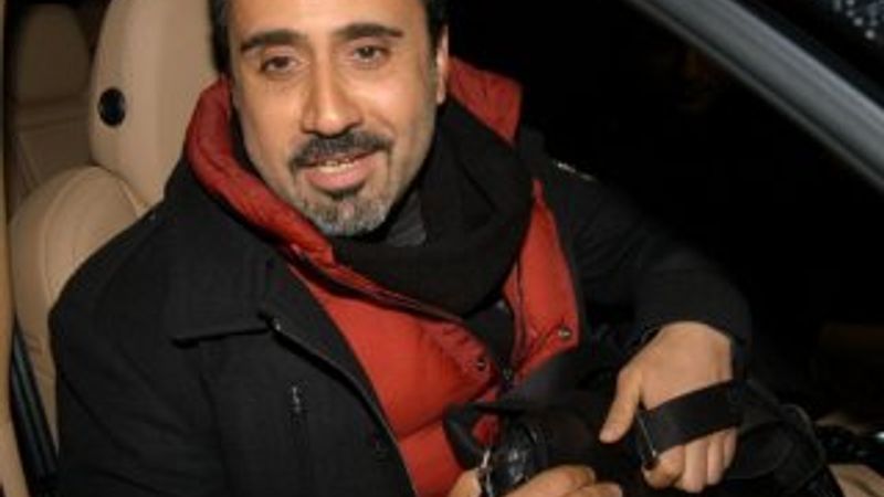 Emrah Facebook'a ortak oldu