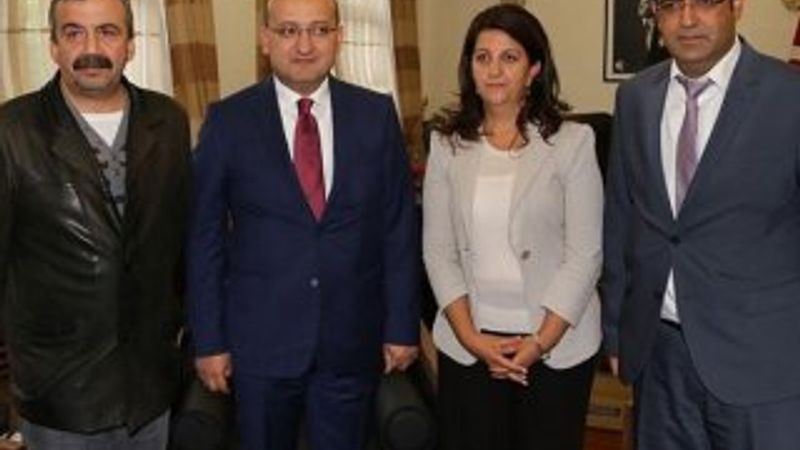 Sırrı Süreyya'dan olaylarla ilgili açıklama