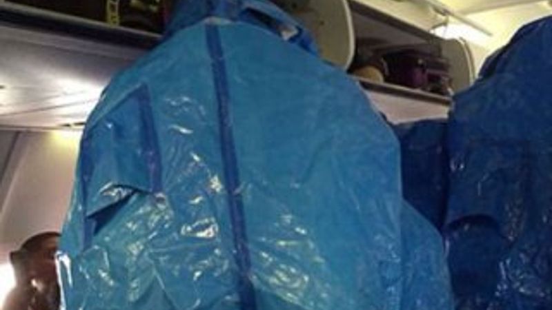 Uçakta panik: Bende Ebola var