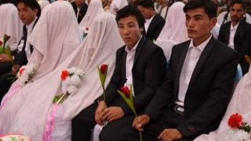 Afganistan'da yüz kişilik toplu düğün