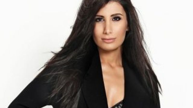 İrem Derici'den tuvalette selfie