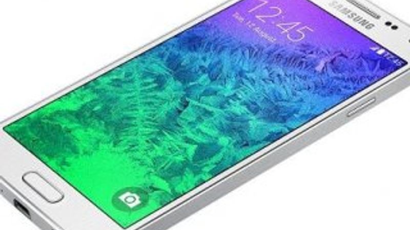 Galaxy Alpha satışa sunuldu