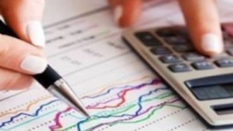 Cari açık geriledi