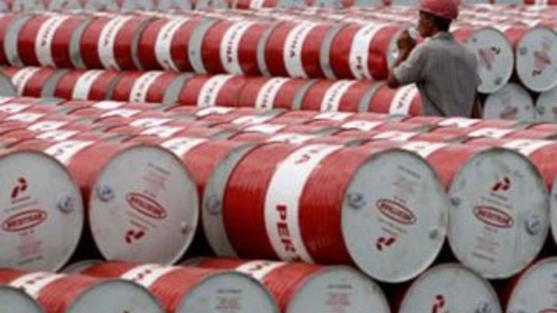 Petrol 4 yılın en düşük seviyesini gördü