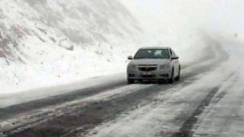 Van'da kar yağışı hayatı olumsuz etkiledi