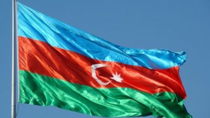Azerbaycan bağımsızlığını kutluyor