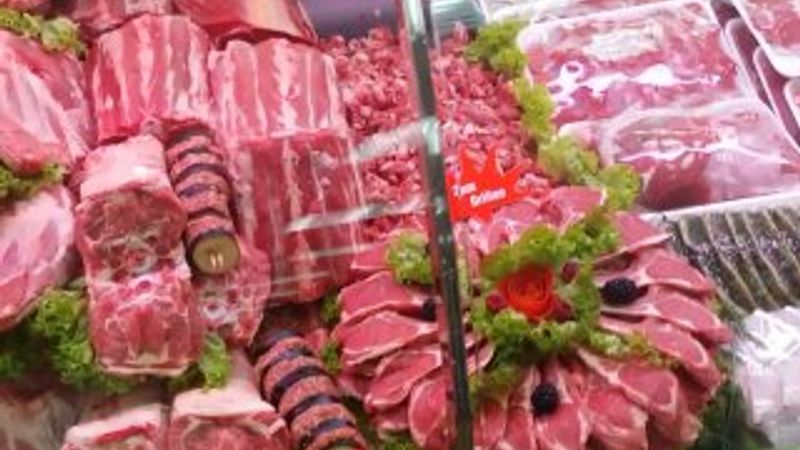 Kurbanlık etlerin tükenmesi kasapları sevindiriyor