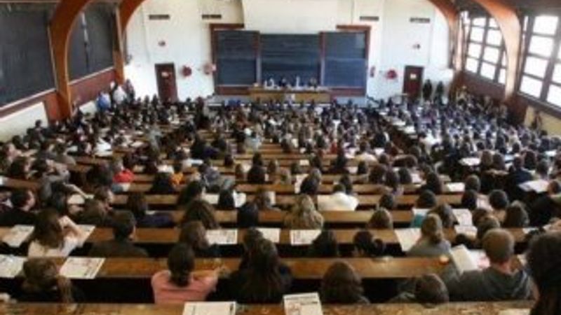 Akademik zam kabul edilidi