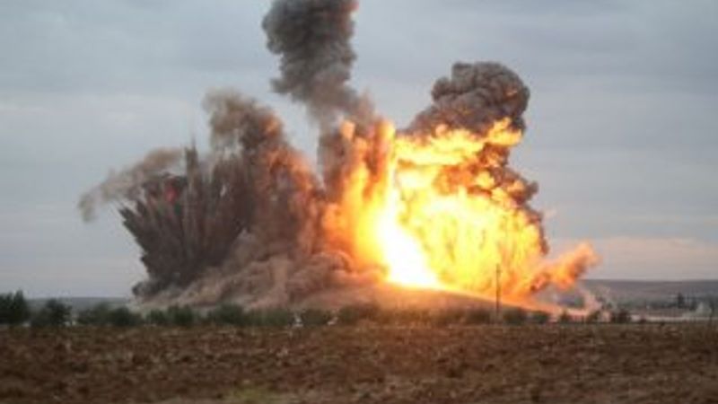 ABD IŞİD'in elindeki tepeyi yok etti