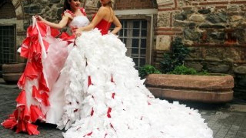 1923 peçeteden gelinlik yaptılar