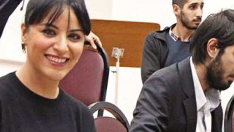 Zara öğretmen oldu