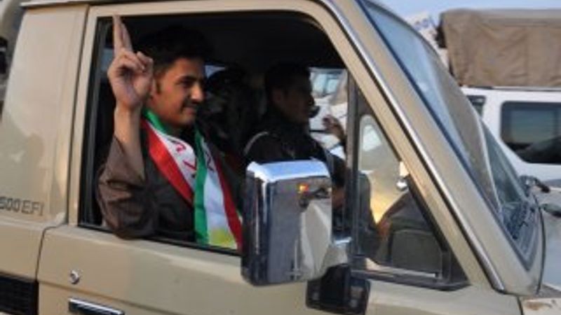 Peşmerge IŞİD'le savaşmak için Kobani'de