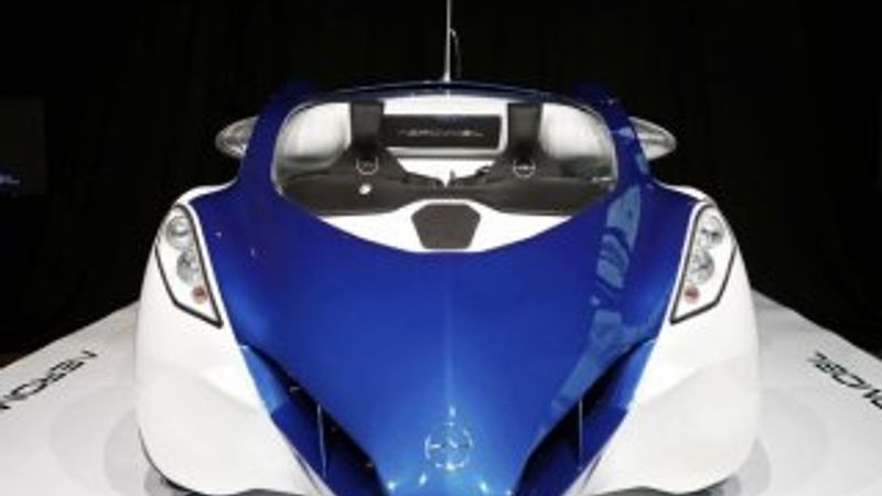 Avusturya'da uçan araba tanıtıldı İZLE