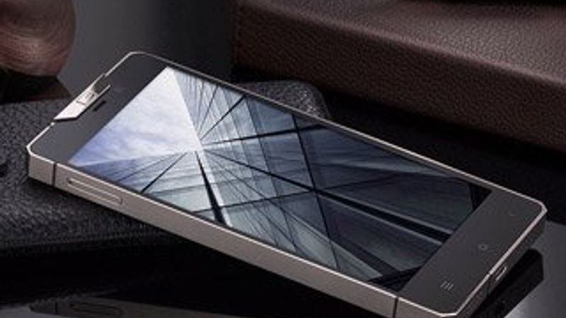 Gresso'dan 3 bin dolarlık telefon