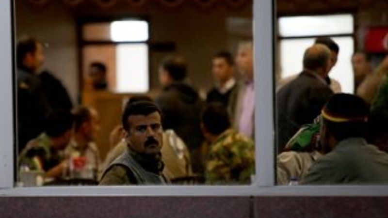 Peşmergeye Şanlıurfa'da baklava ikram ettiler