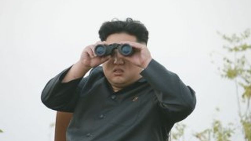 Kuzey Kore lideri Kim bastonu bıraktı